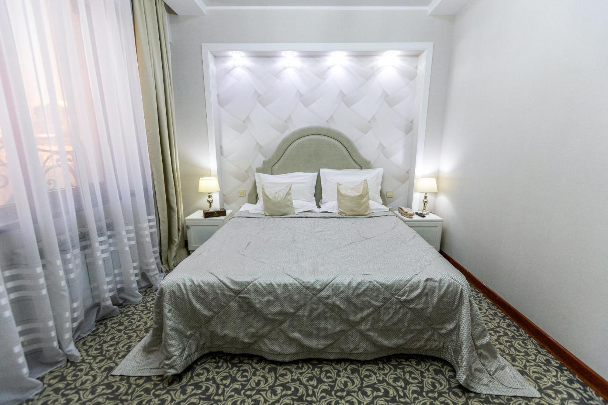 Plaza Hotel Almaty Chambre photo