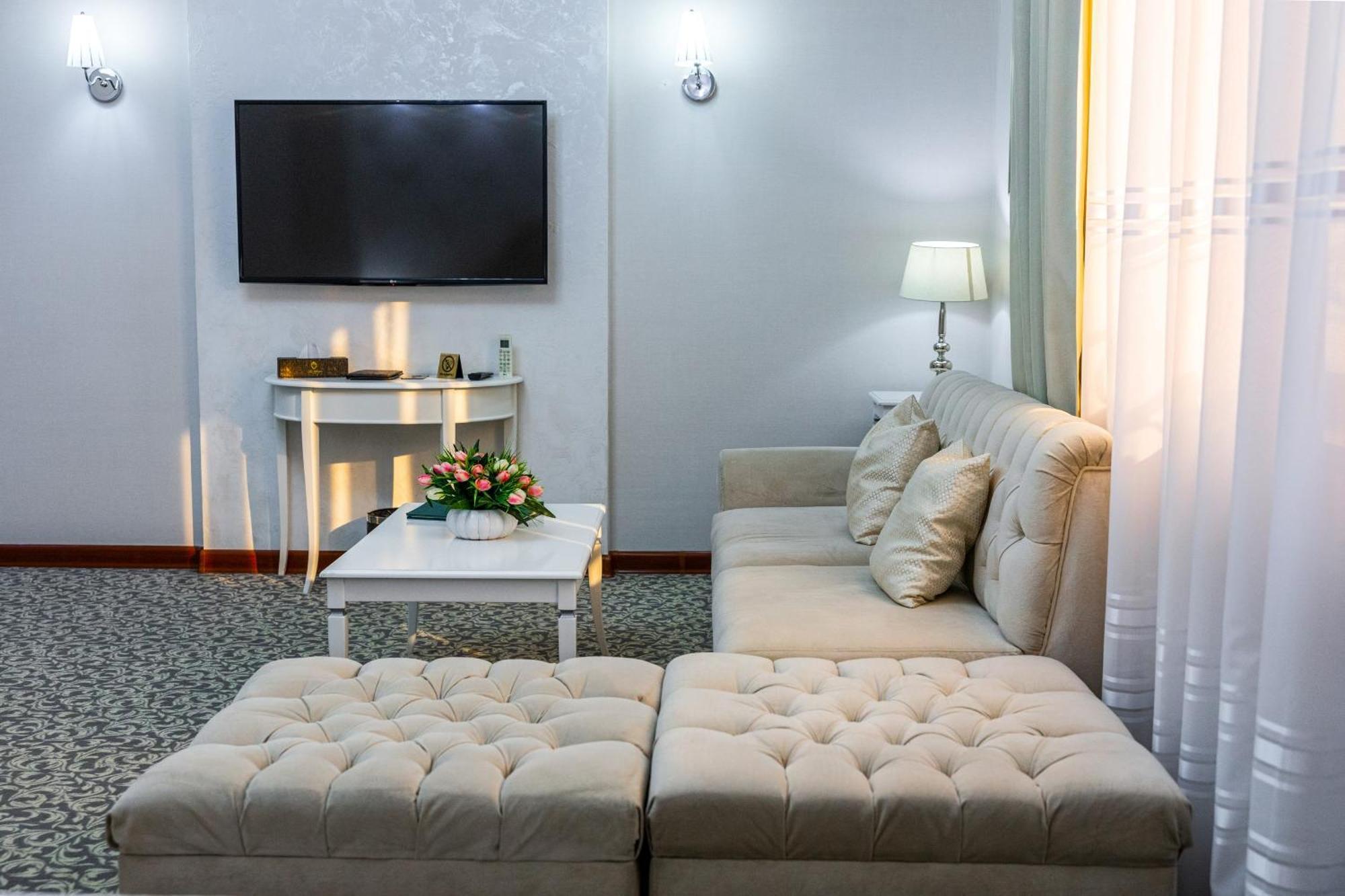 Plaza Hotel Almaty Chambre photo