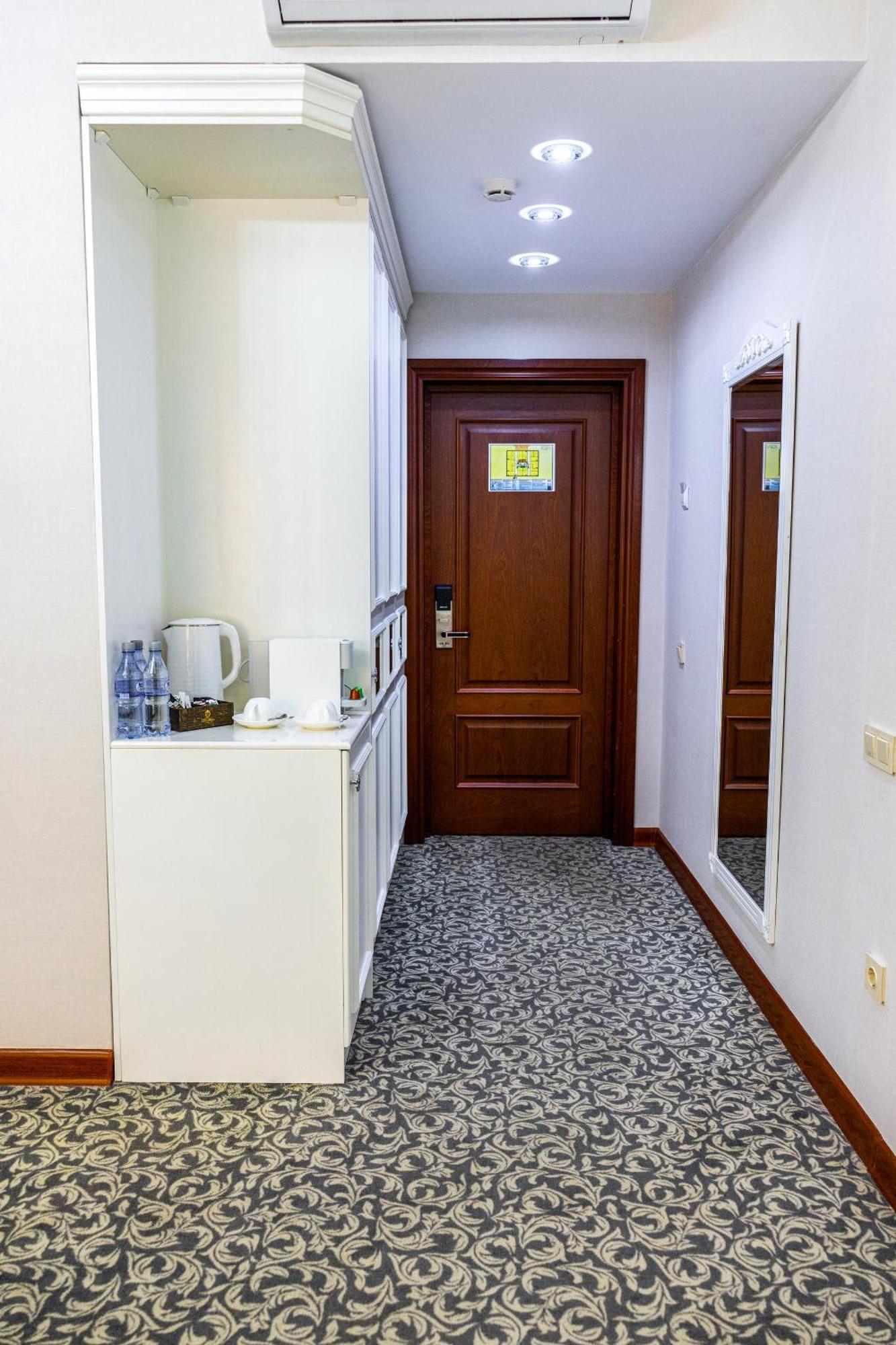 Plaza Hotel Almaty Chambre photo