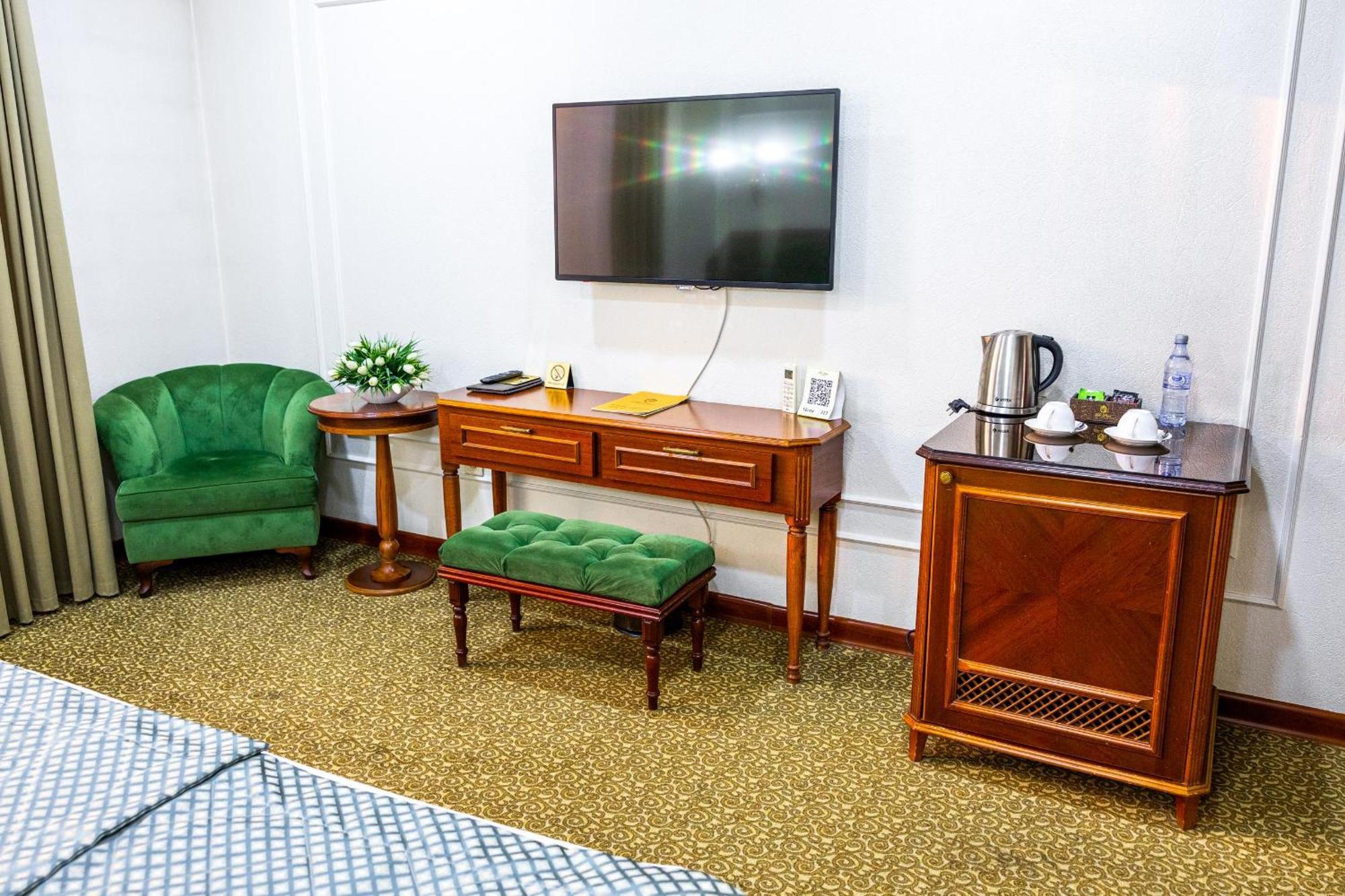 Plaza Hotel Almaty Chambre photo