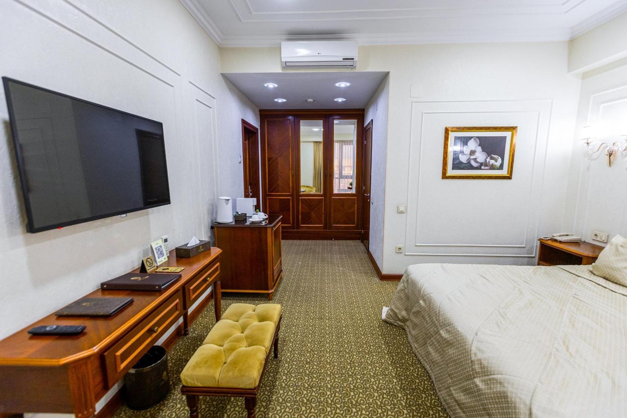 Plaza Hotel Almaty Chambre photo