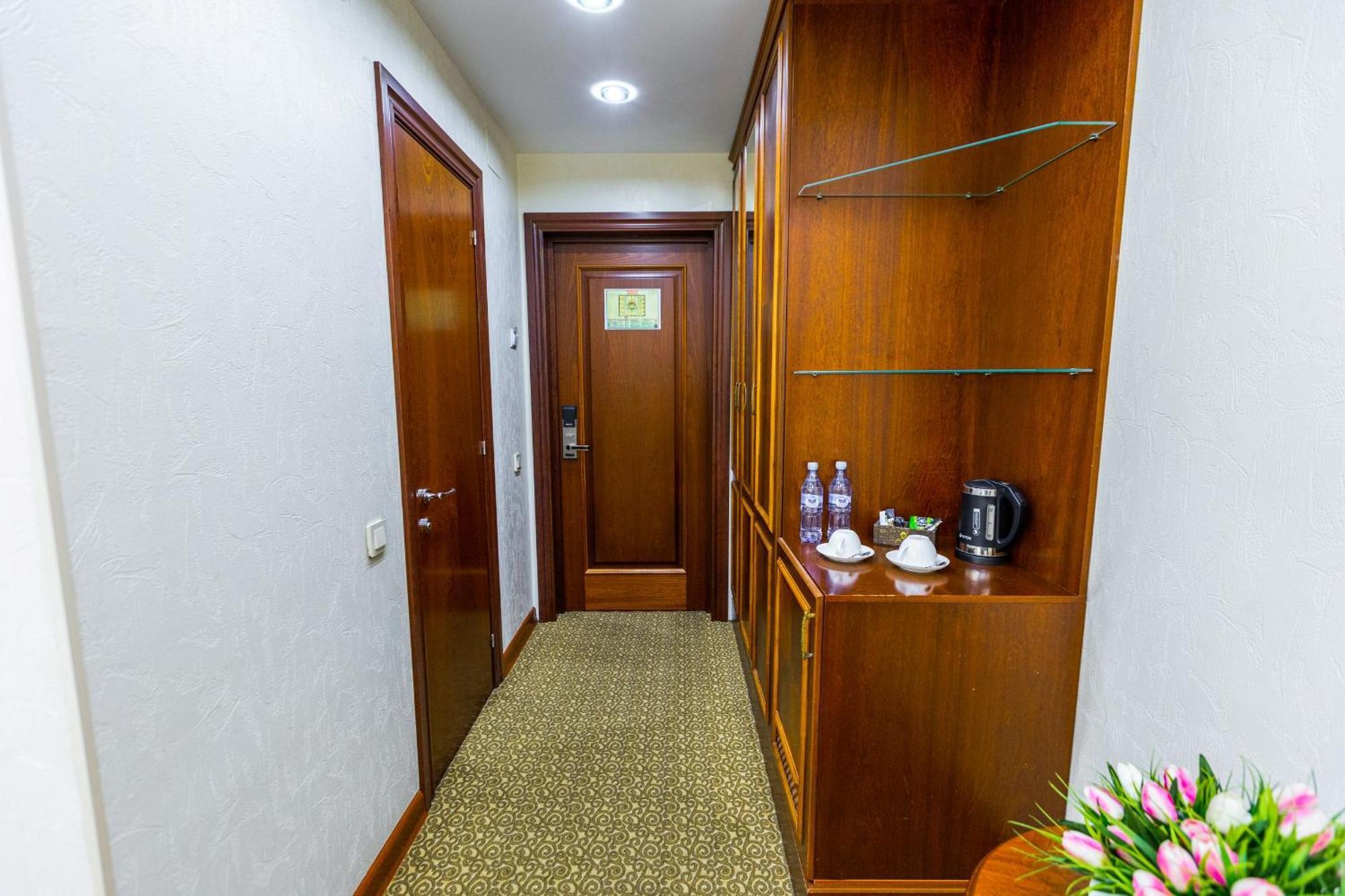 Plaza Hotel Almaty Chambre photo