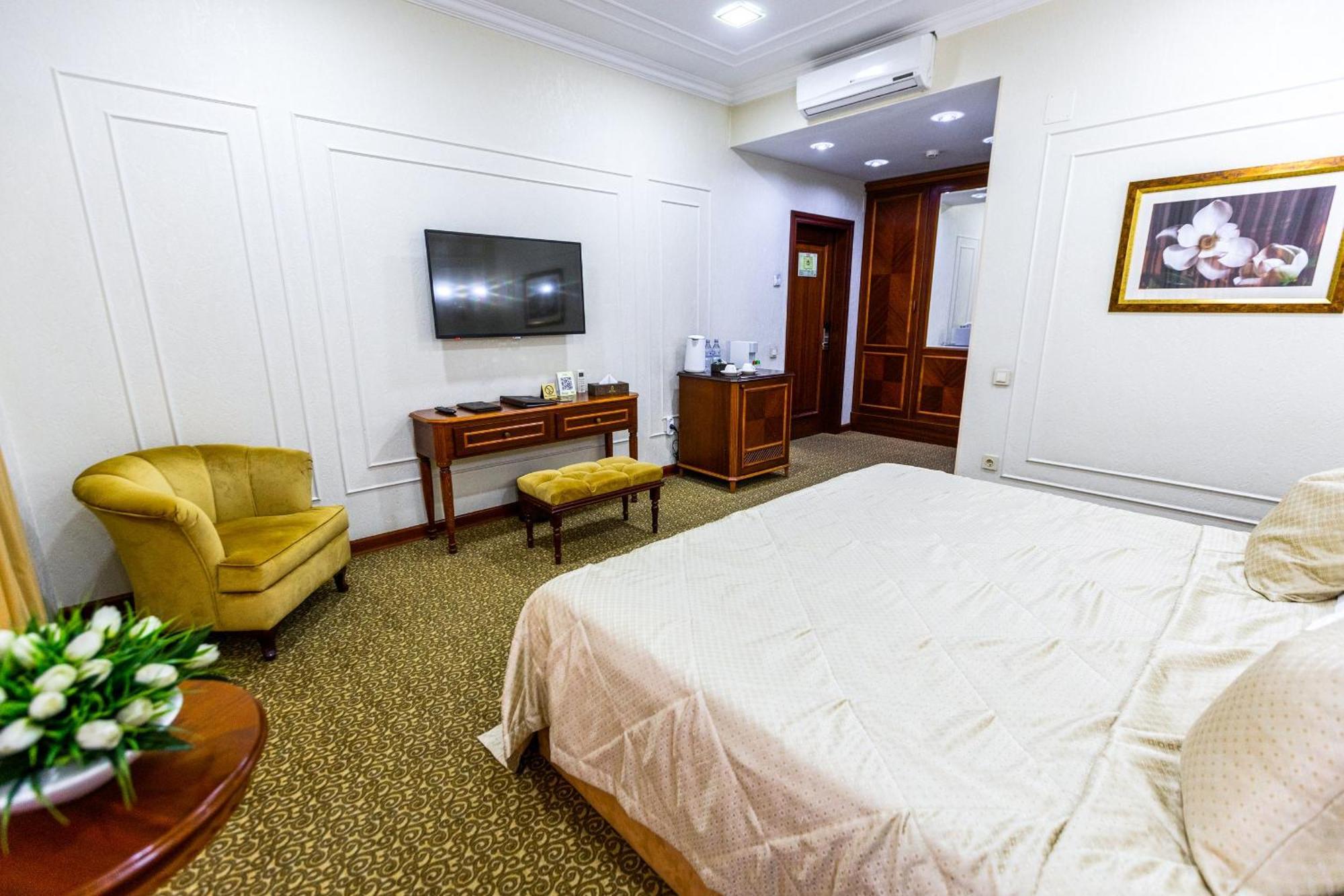 Plaza Hotel Almaty Chambre photo