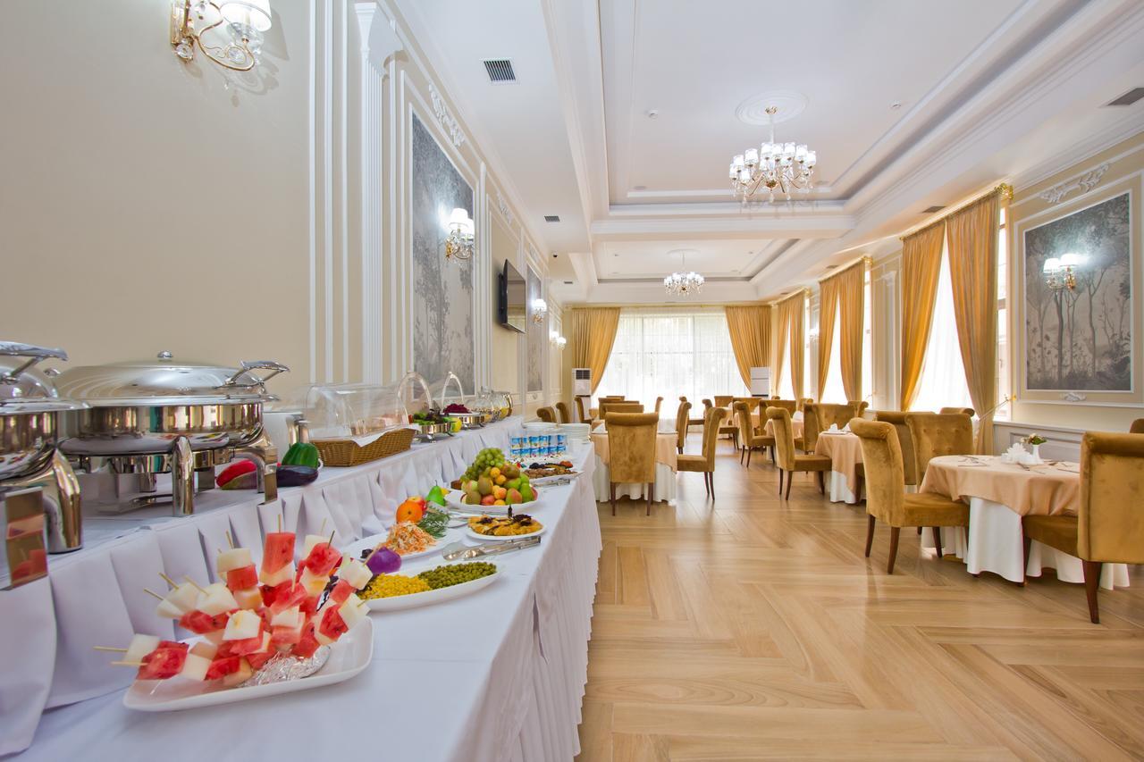 Plaza Hotel Almaty Extérieur photo