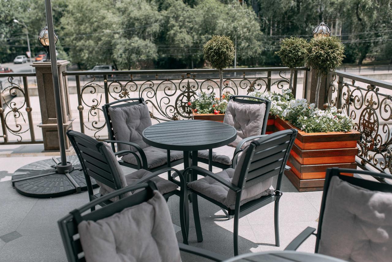 Plaza Hotel Almaty Extérieur photo